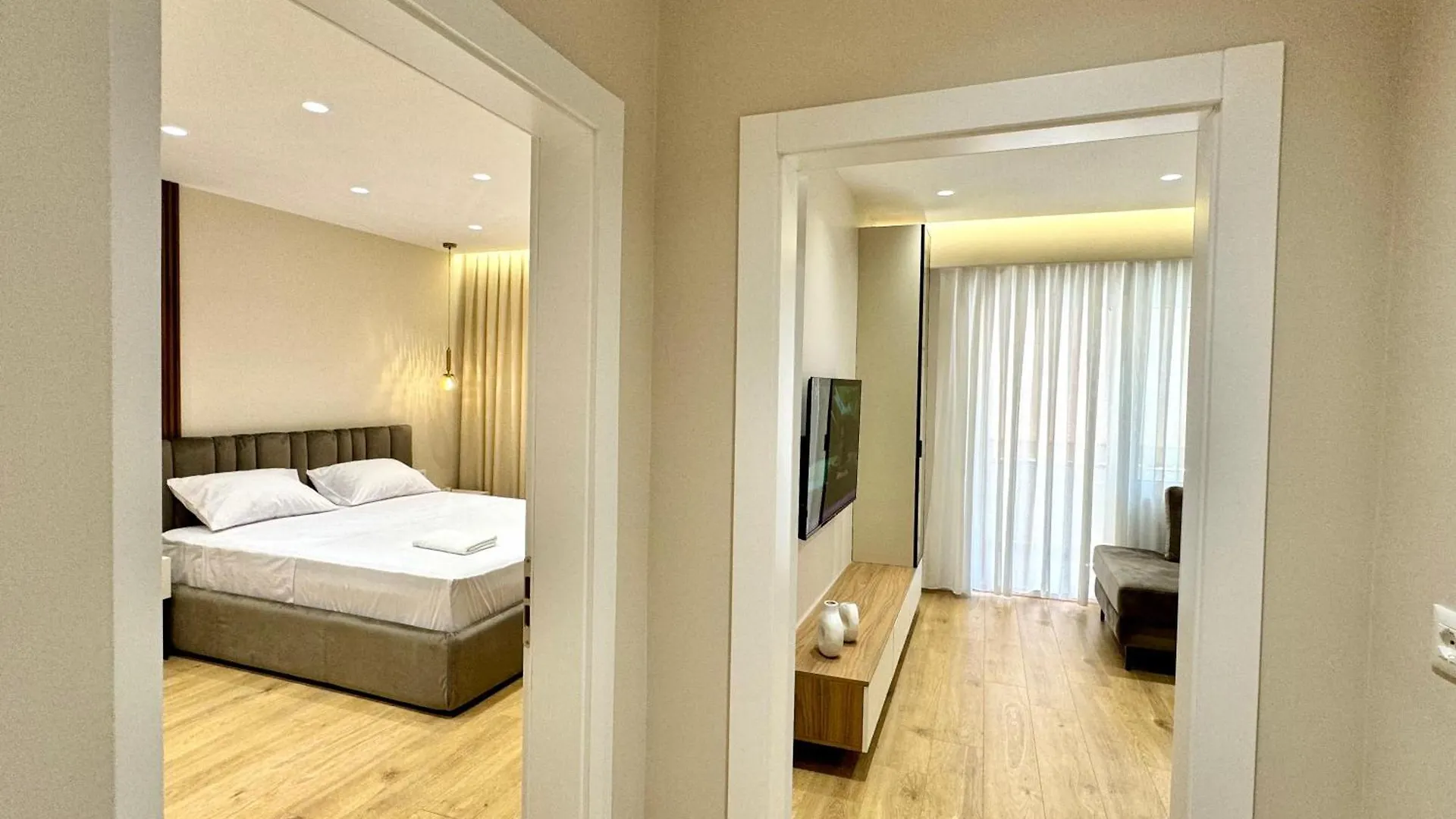 E&R Apartments At Myslym Shyri Tirana 0*,