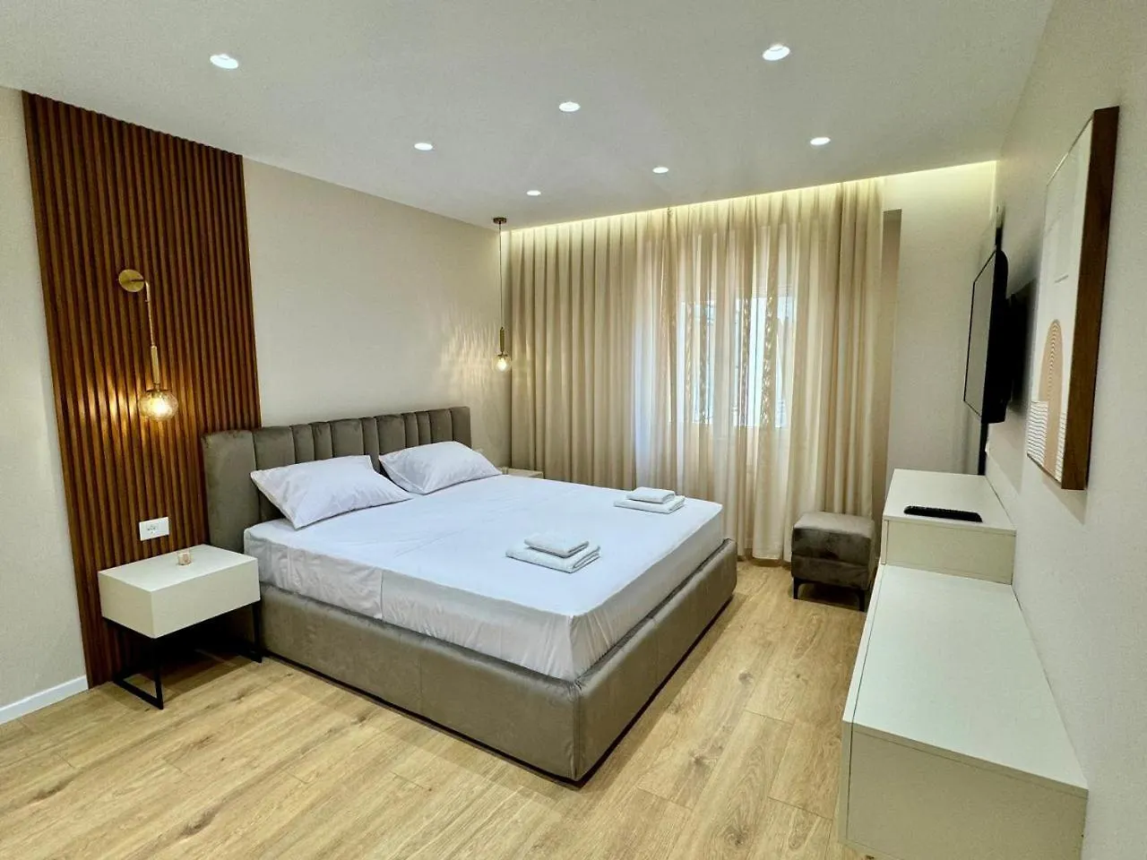 E&R Apartments At Myslym Shyri Tirana Hotel