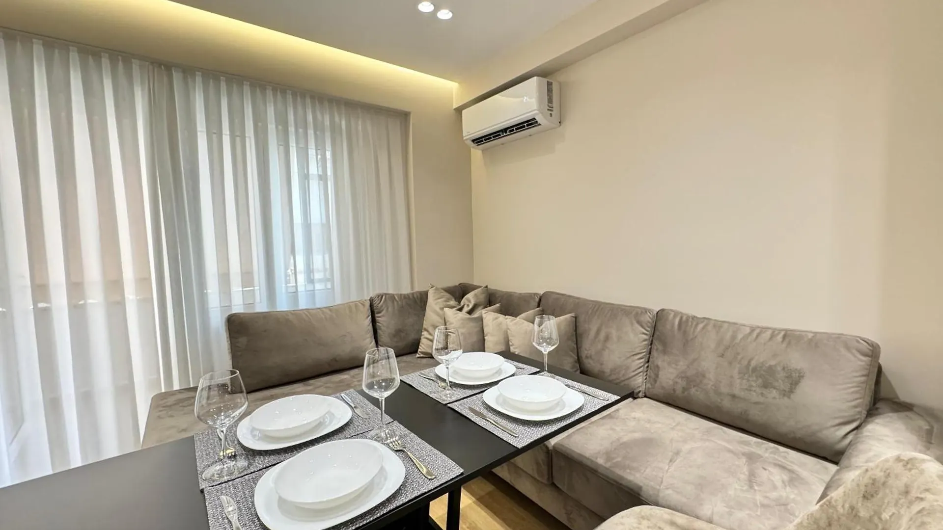 Hotel E&R Apartments At Myslym Shyri Tirana