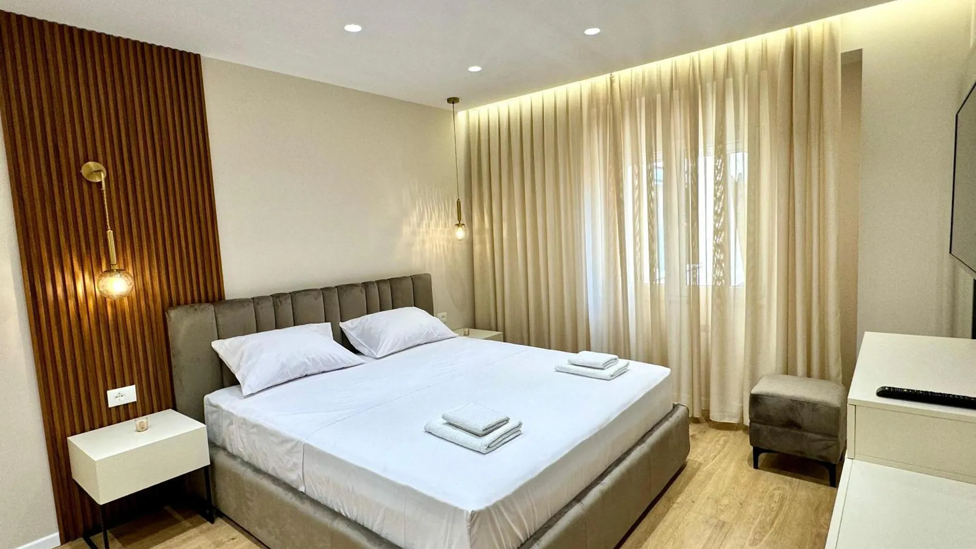 E&R Apartments At Myslym Shyri Tirana