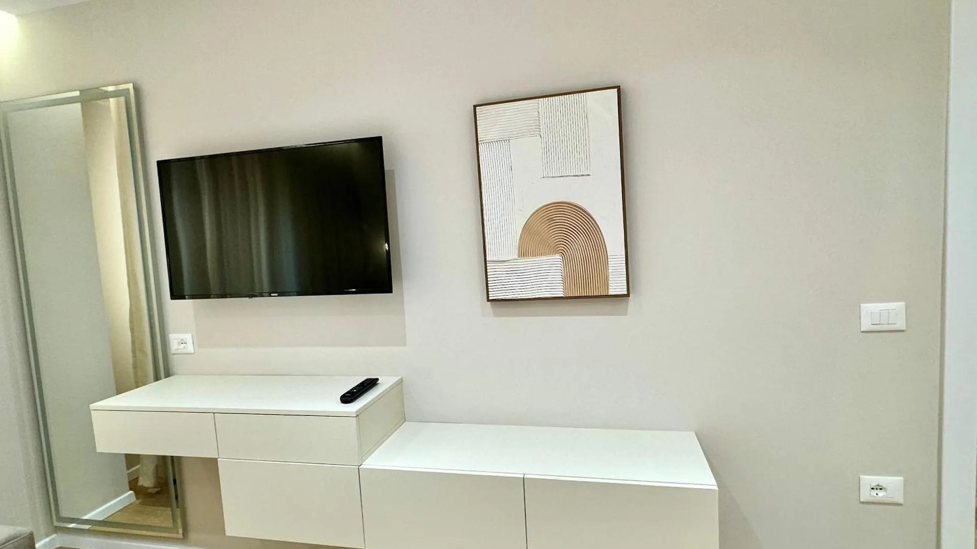 E&R Apartments At Myslym Shyri Tirana Albania
