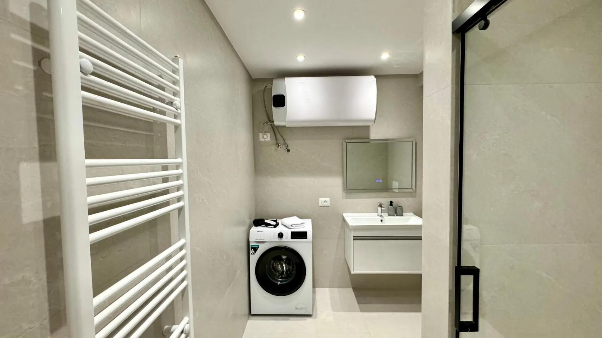 E&R Apartments At Myslym Shyri Tirana Hotel