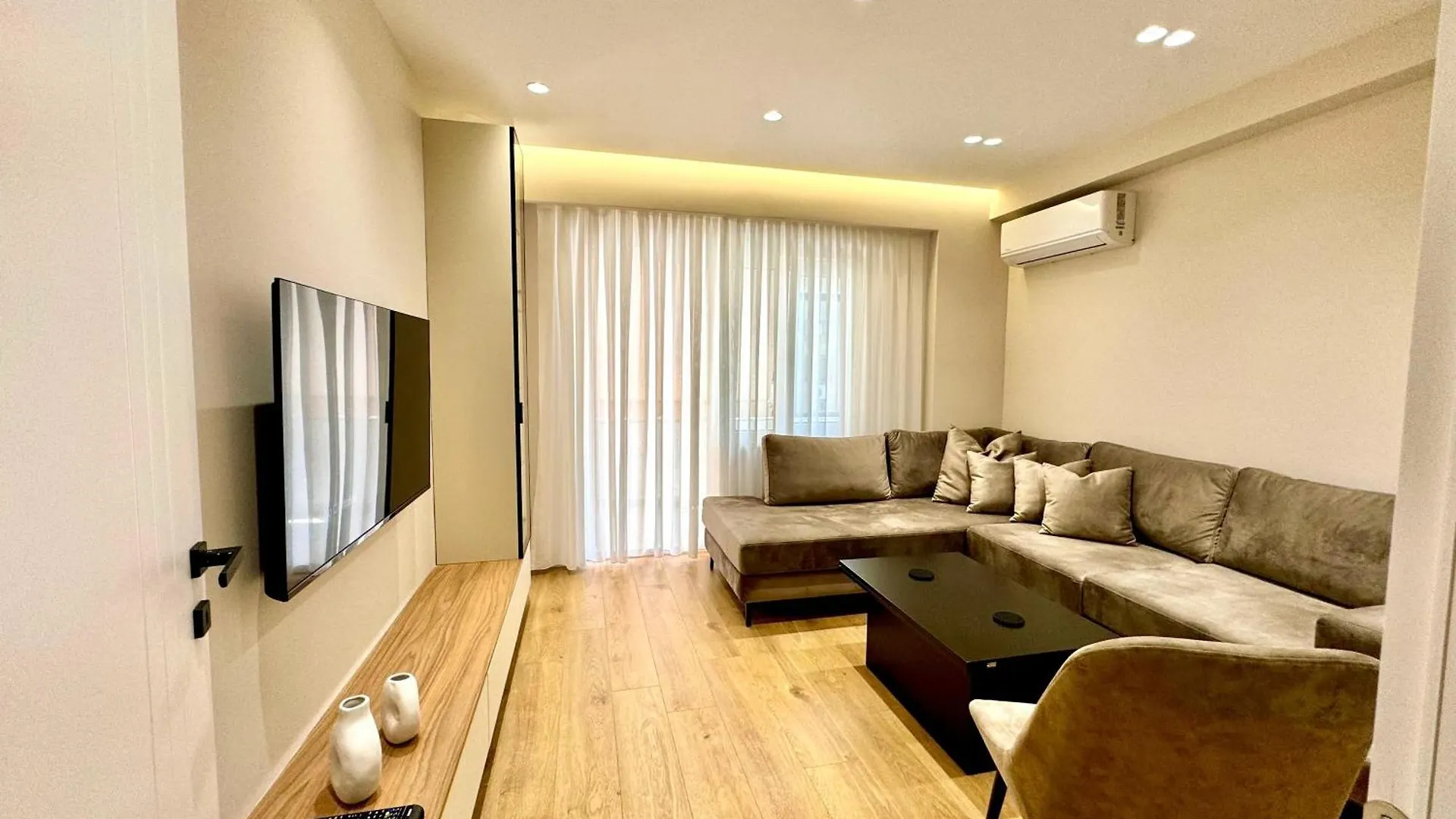 E&R Apartments At Myslym Shyri Tirana 0*,  Albania